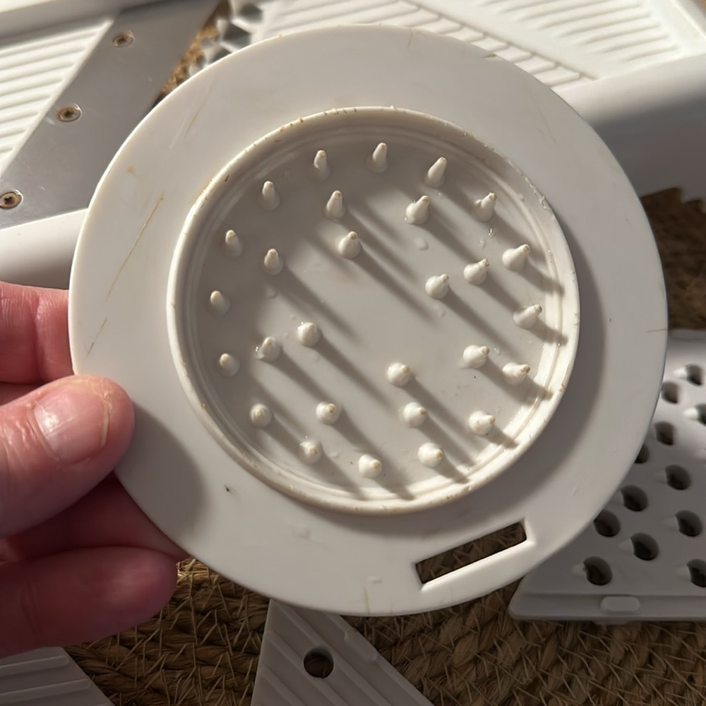 Mandoline Slicer or Shredder - Picture 2 of 8